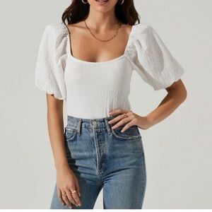 Astr White Textured Puff Sleeve Blouse